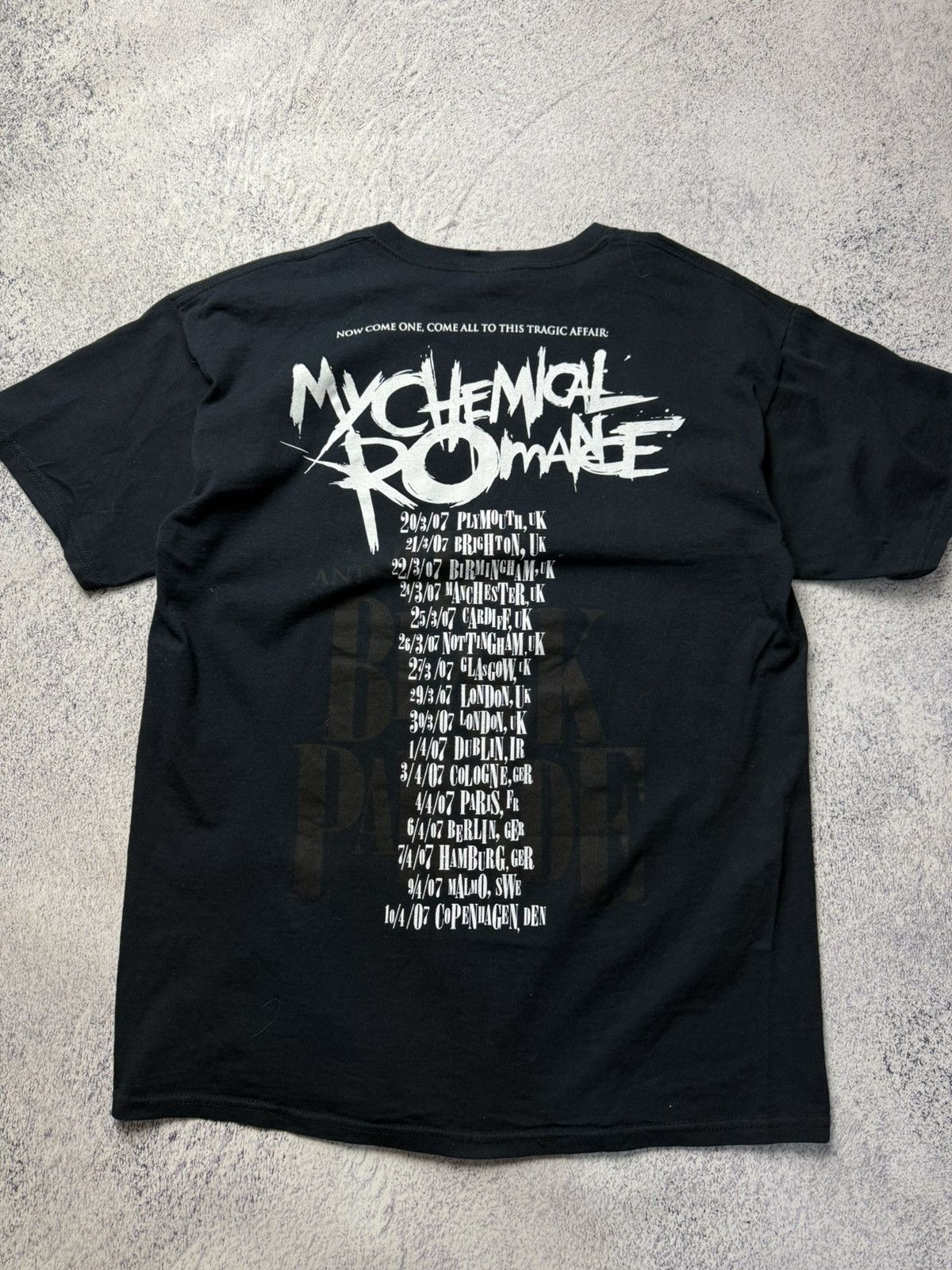 Band Tees Vintage My Chemical Romance The Black Parade Album T shirt Size US L / EU 52-54 / 3 - 17 Thumbnail