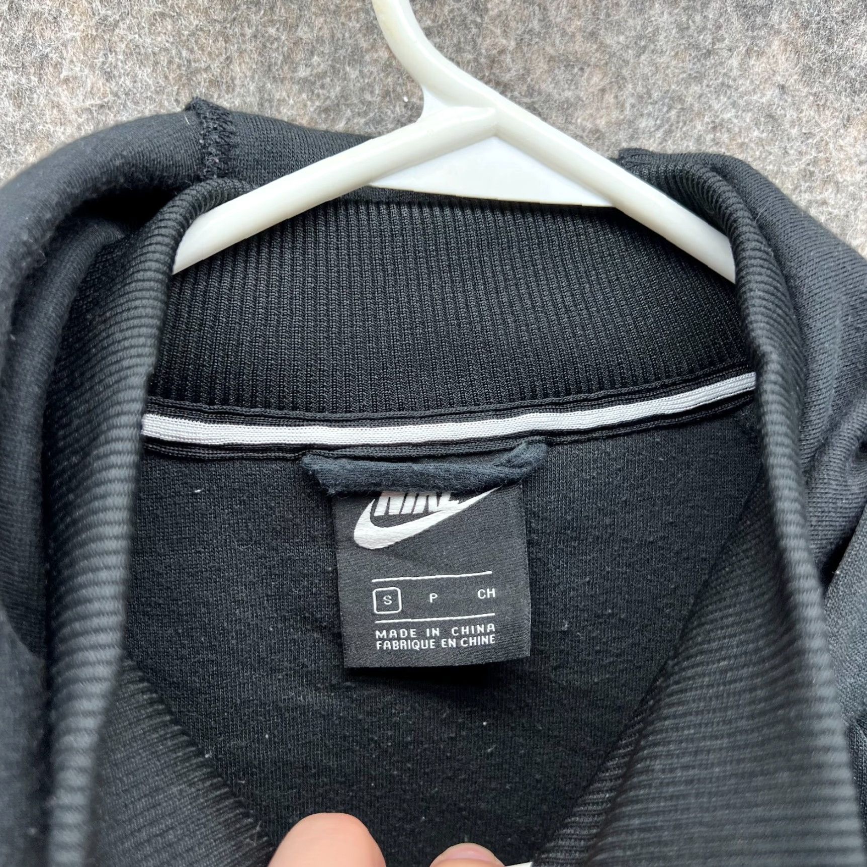 Nike VINTAGE Nike Sweater Women Small Full Zip Hoodie Jacket Swoosh VTG Black | Logo Fleece Hooded Short description kept? Size S / US 4 / IT 40 - 4 Thumbnail