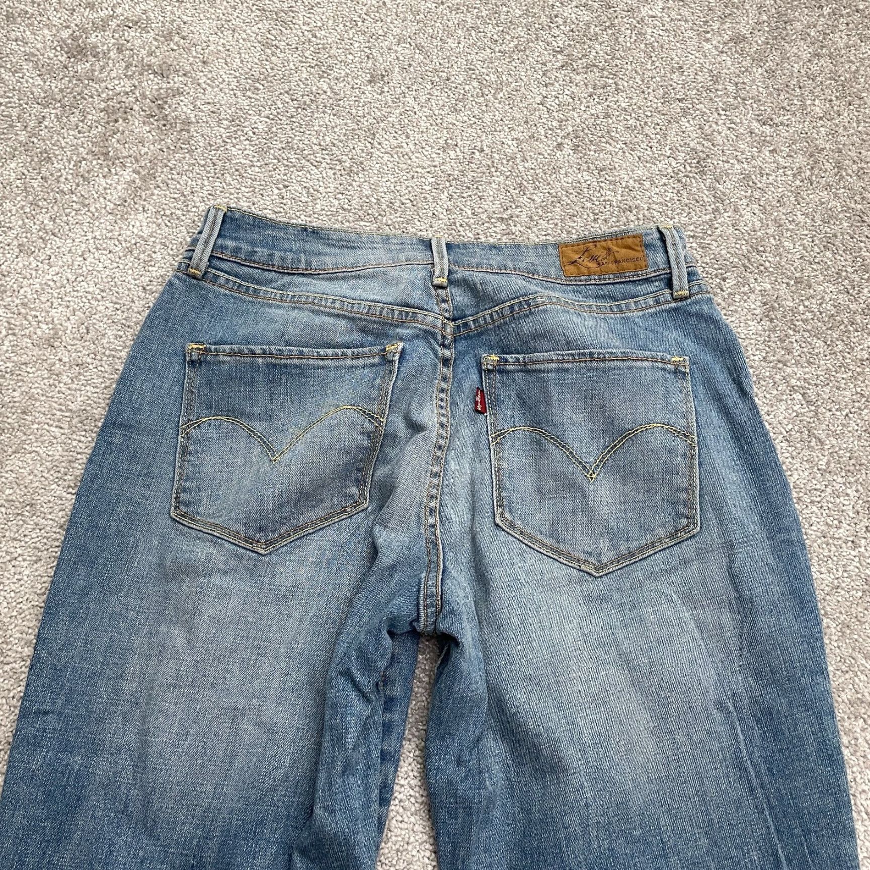 Levi's VINTAGE Levi's Jeans Bootcut Denim 28in Waist 31in Inseam Blue Medium Wash Womens 10/30 Classic Modern 5-Pocket Design, Button Zip Size 32" / US 10 / IT 46 - 6 Thumbnail