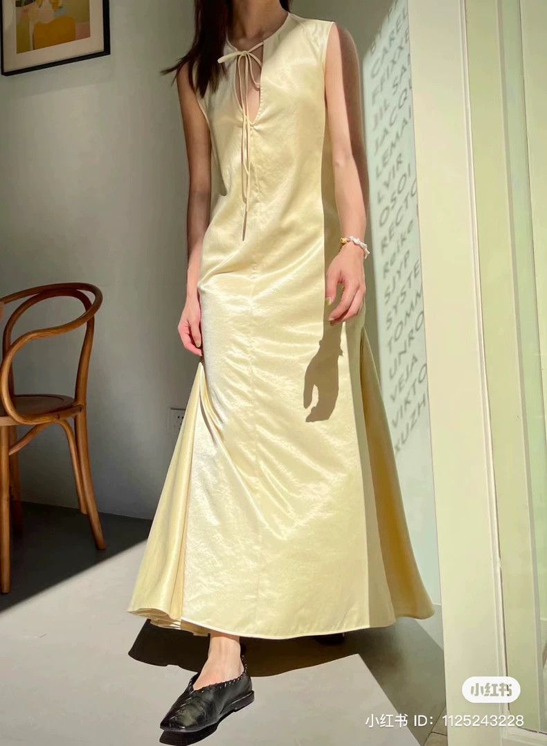 Jil Sander Jil Sander Long V-neck dress Size XS / US 0-2 / IT 36-38 - 1 Thumbnail