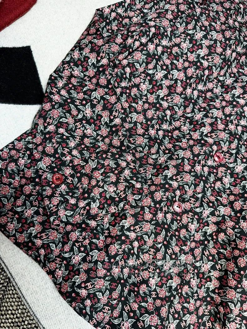 Chanel Chanel 24B black background red broken flower logo long-sl Size XS / US 0-2 / IT 36-38 - 2 Thumbnail