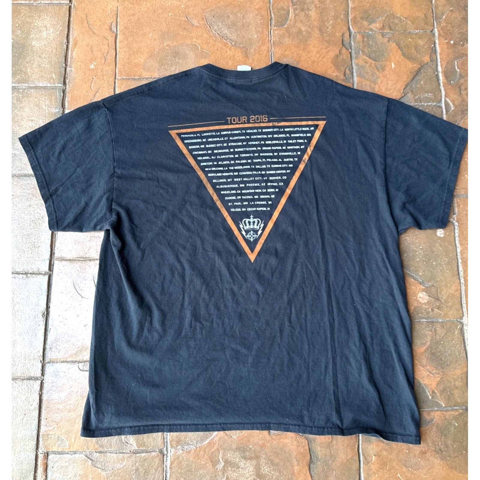 Gildan Def Leppard Rock Brigade 2016 World Tour Band T-Shirt 2XL Double-Sided Black Cotton Crew Neck Short Sleeve Unisex Adults Gildan Size US XXL / EU 58 / 5 - 3 Thumbnail