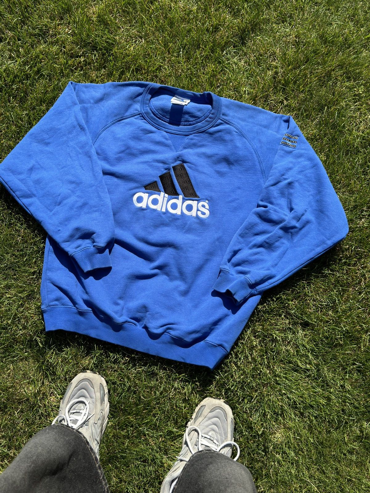 Adidas × Vintage Vintage Adidas Sweatshirt Embroidered Logo Blue Size US L / EU 52-54 / 3 - 1 Thumbnail