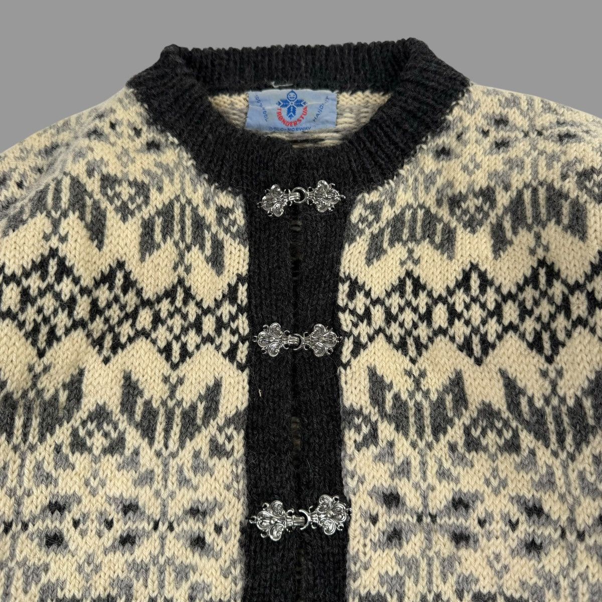 Vintage Vintage 1970s hand knit buckle clasp sweater Size US M / EU 48-50 / 2 - 3 Thumbnail