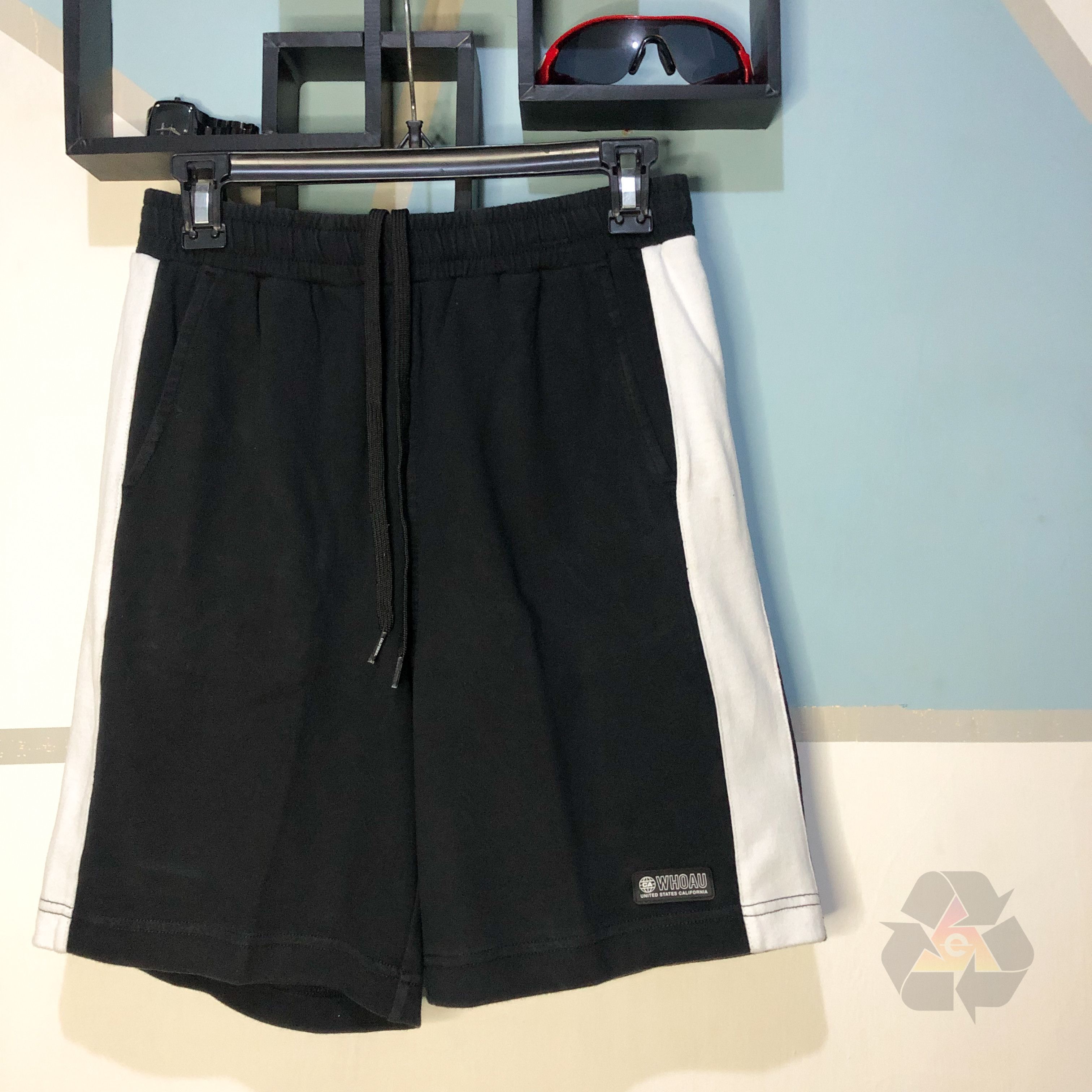 Who A.U. WHO A.U Shorts Pants Size US 30 / EU 46 - 1 Thumbnail