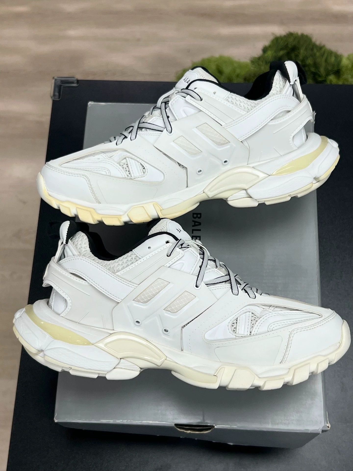 Balenciaga Balenciaga Track Sneakers in White and Black Size US 8 / EU 41 - 6 Thumbnail