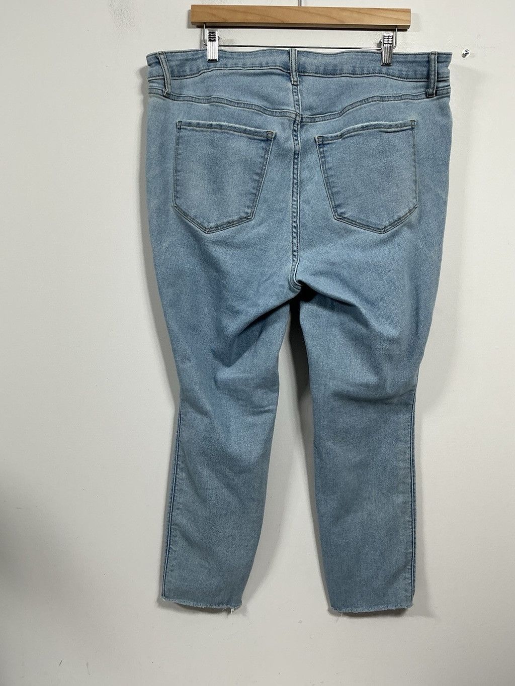 Old Navy Womans Old Navy Stretch Lite Blue Jeans 20 Super Skinny Size 42" / US 20 - 2 Thumbnail
