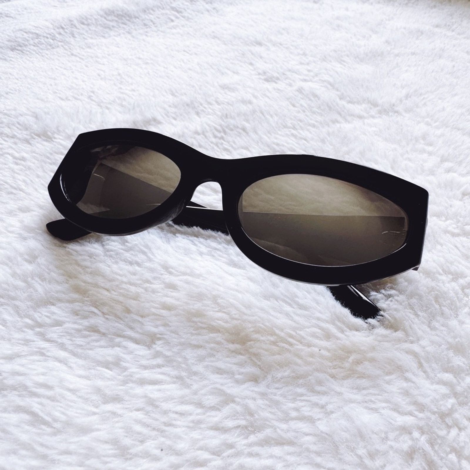 Other Faye Mirrored Black Cat-Eye Sunglasses Size ONE SIZE - 4 Thumbnail