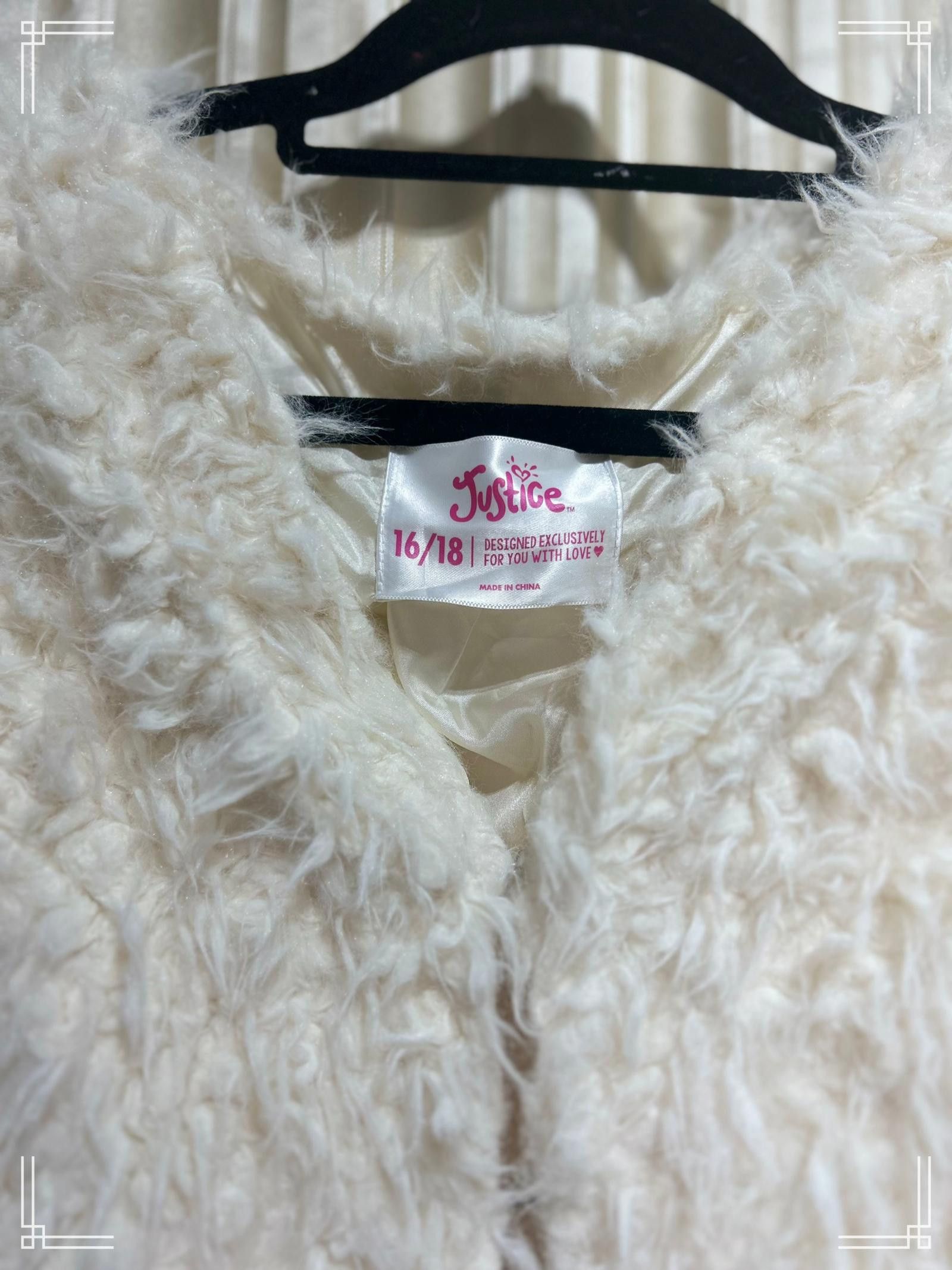 Designer New York & Company Faux Fur Vest - Gray, Size XS Size XS / US 0-2 / IT 36-38 - 2 Thumbnail