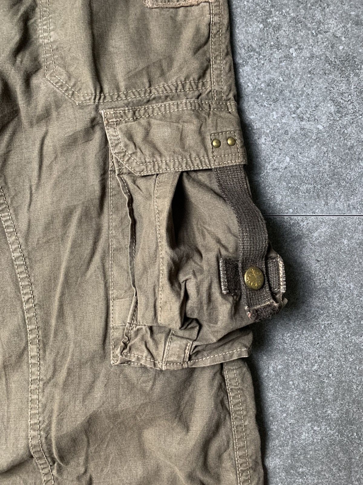 Japanese Brand 2000s Surplus Gas Mask 3D Pocket Flared Cargo Pants Size US 31 - 6 Thumbnail