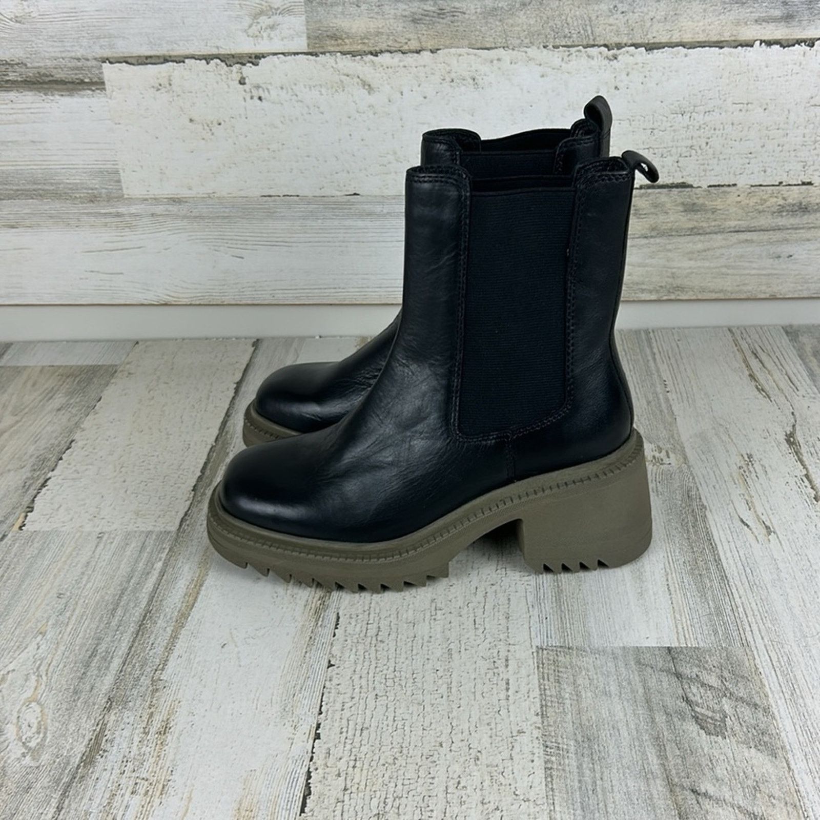 Vince Camuto Vince Camuto Anikaa womens 5 1/2M Black leather ankle boots Size US 5.5 / IT 35.5 - 7 Thumbnail
