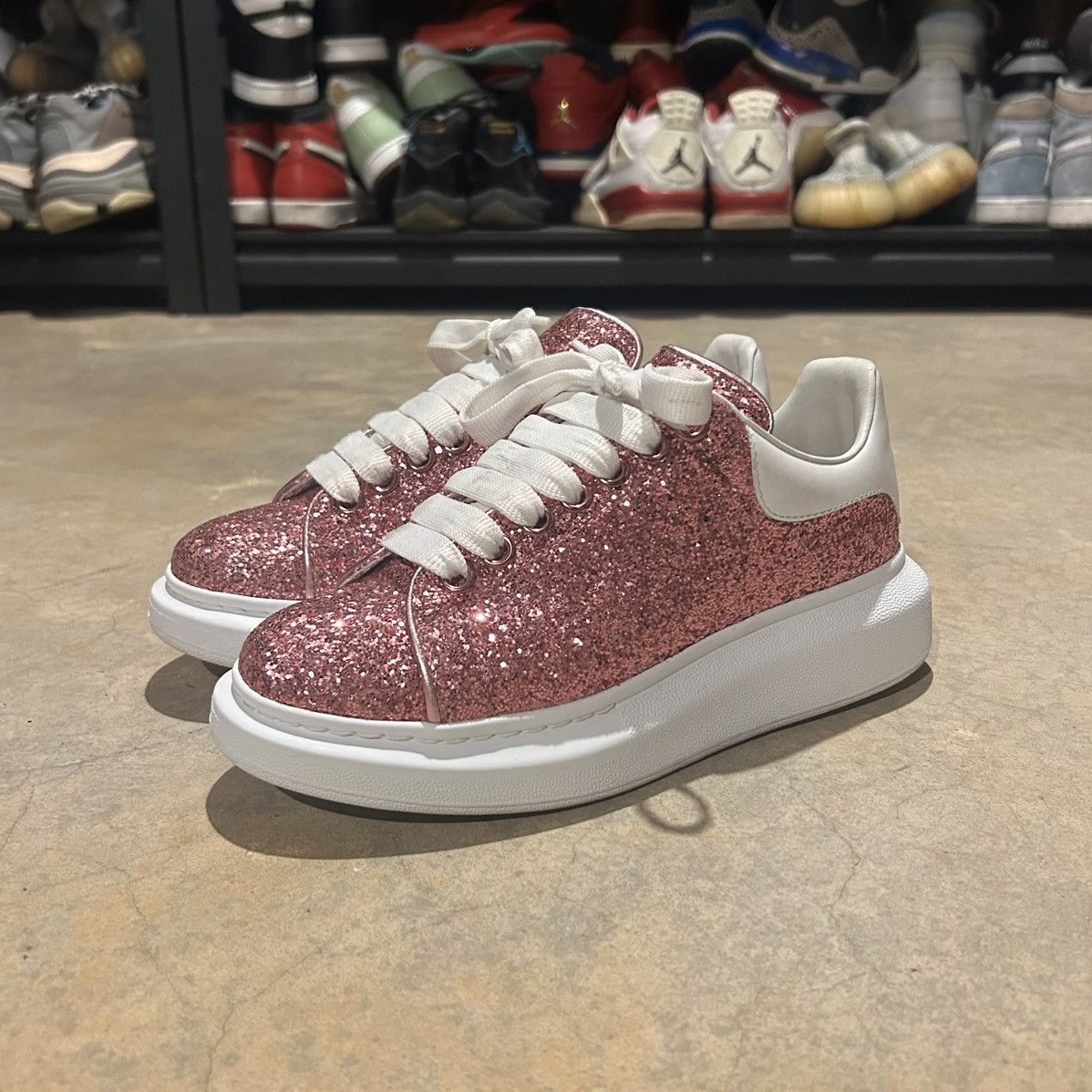 Alexander McQueen × Designer Alexander McQueen Pink Rose Glitter Oversized Sneakers US 5 Size US 5 / EU 37 - 3 Thumbnail