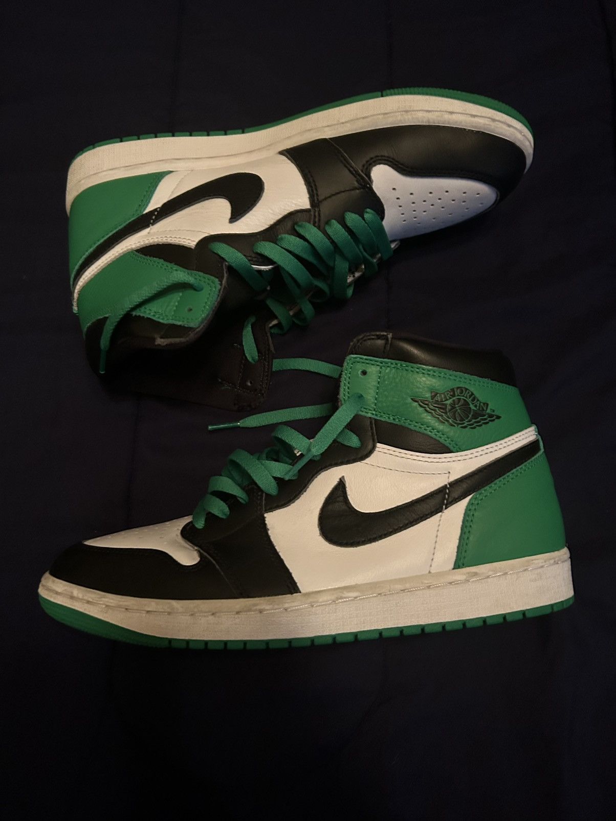 Jordan Brand × Nike Air Jordan 1 Retro High OG ‘Lucky Green’ - Men’s 9.5 Size US 9.5 / EU 42-43 - 4 Thumbnail