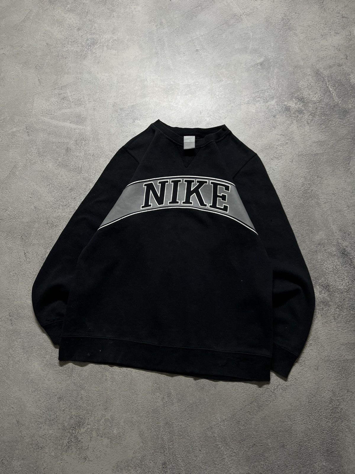 Nike × Vintage Vintage Y2K Nike Faded Spell Out Big Logo Sweatshirt 00’s Size US M / EU 48-50 / 2 - 4 Thumbnail