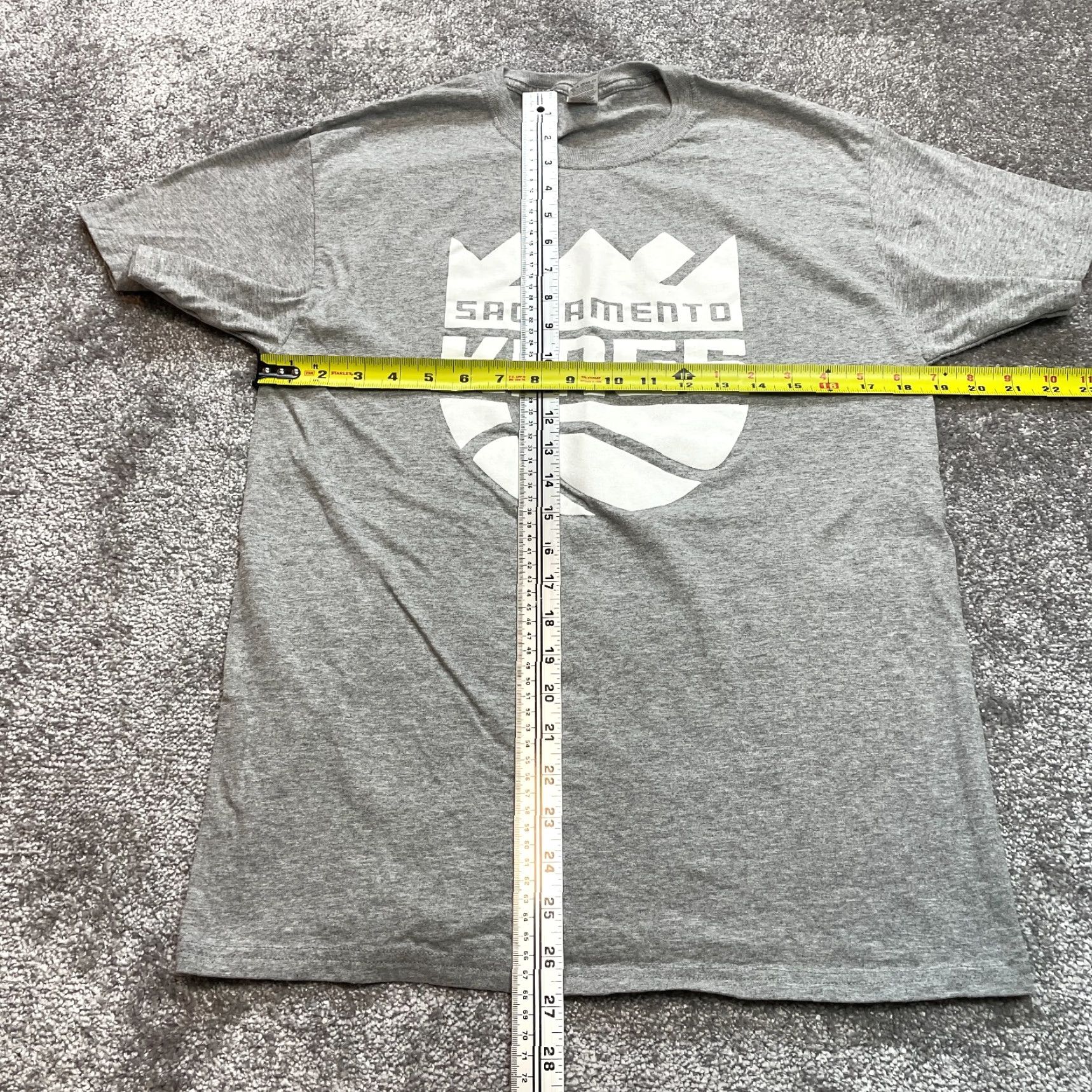 Fruit Of The Loom Fruit of the Loom Shirt Adult M Gray Sacramento Kings Logo NBA T Size US M / EU 48-50 / 2 - 7 Thumbnail