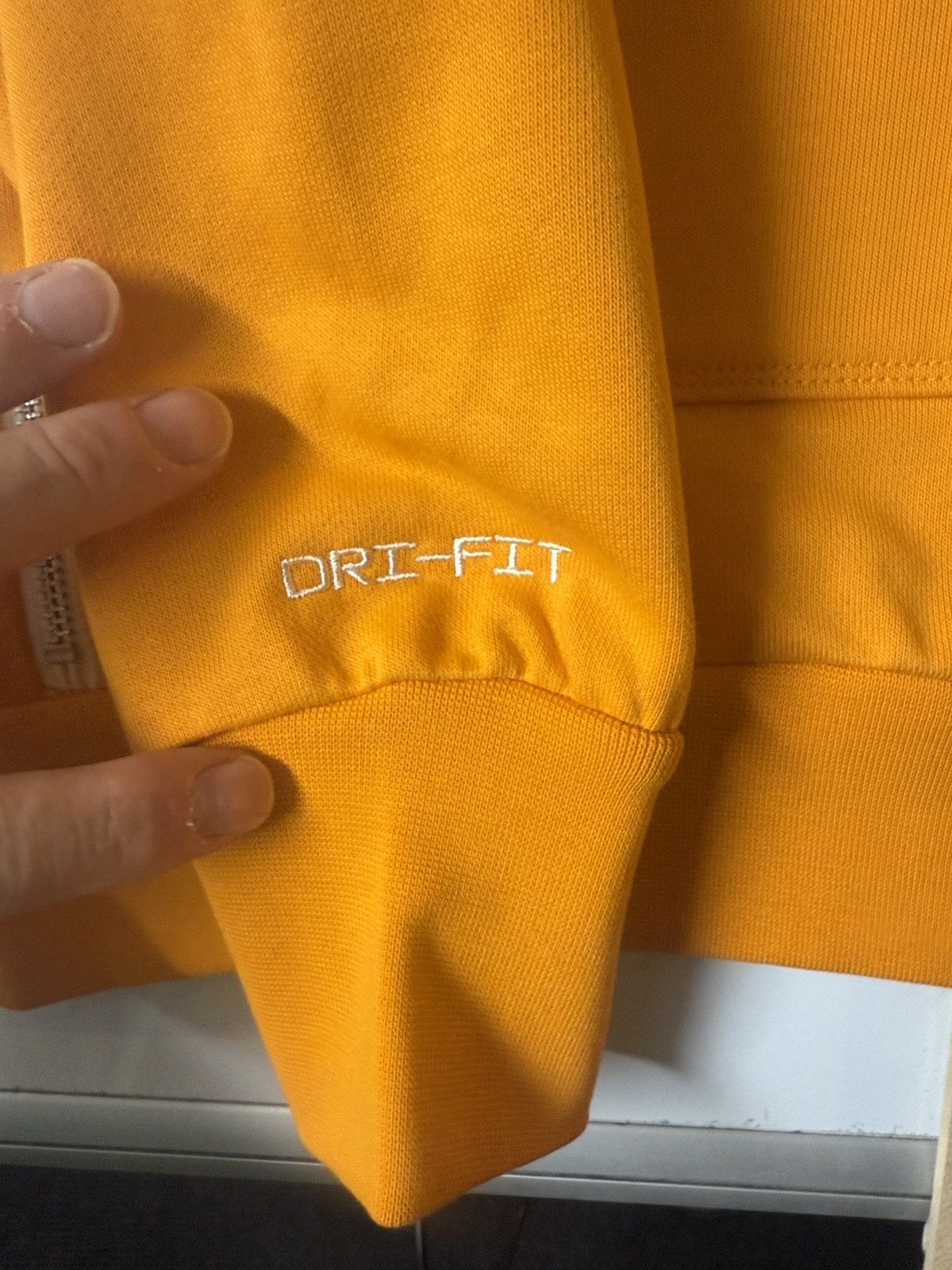 Nike NWOT - Nike Standard Issue Pullover Basketball Hoodie Orange Size US S / EU 44-46 / 1 - 3 Thumbnail