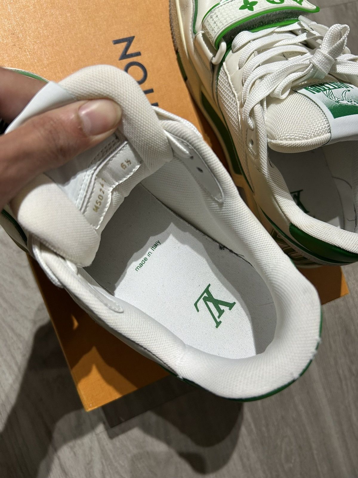 Louis Vuitton Louis vuitton trainer strap green white sail Size US 8 / EU 41 - 9 Thumbnail