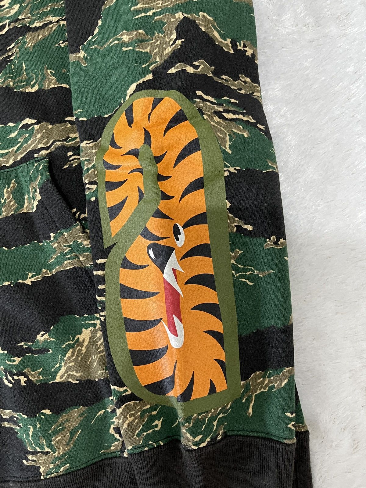 Bape Fullziphoodie BAPE shark tiger camo Embroidery Size US M / EU 48-50 / 2 - 5 Thumbnail