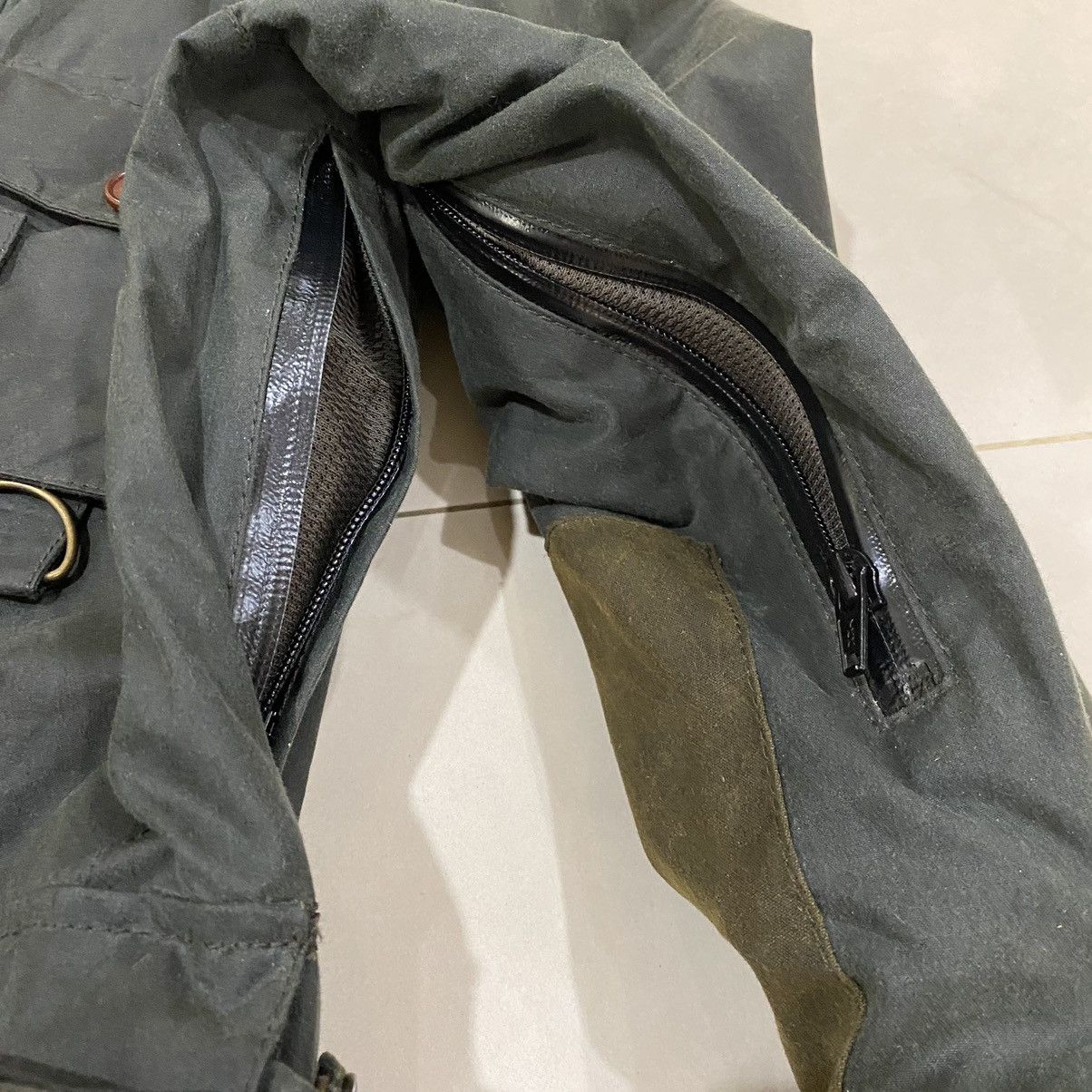 Barbour × TO KI TO 🔥BARBOUR TOKITO “SPEY FISHING’ TACTICAL POCKET WAXED JACKET Size US M / EU 48-50 / 2 - 17 Thumbnail