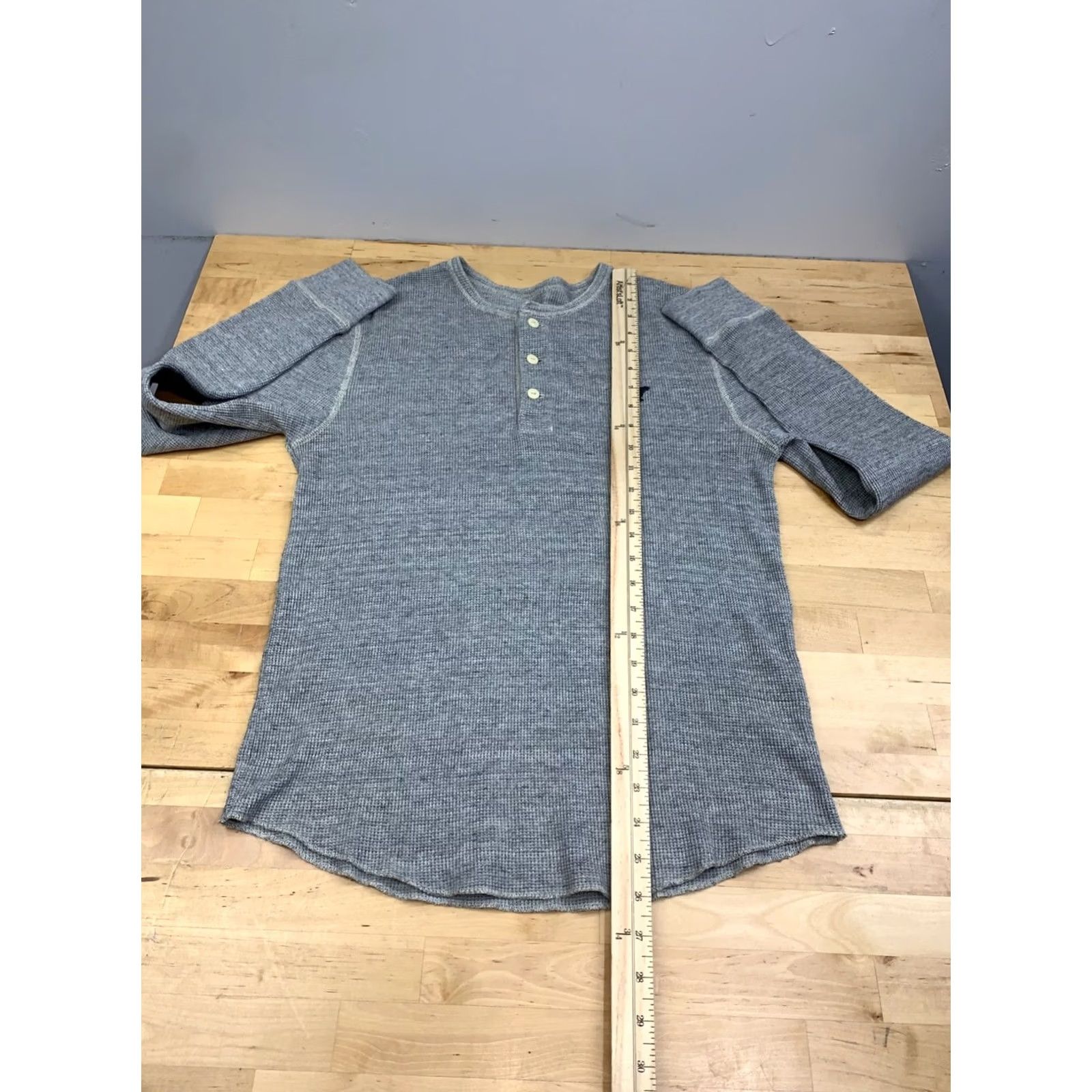American Eagle Outfitters American Eagle Outfitters Henley T-Shirt Shirt Long Sleeve Men M Gray Thermal Knit Cotton Classic Preppy 90s Season: Winter Fall Spring Mens Size US M / EU 48-50 / 2 - 3 Thumbnail