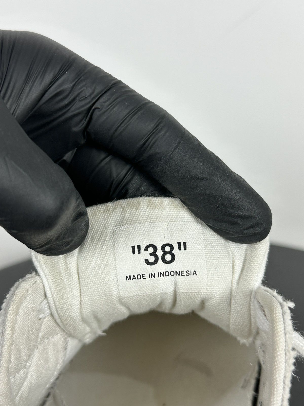 Off-White Off-White Vulcanized Virgil Abloh Low Top Sneakers Size US 8 / IT 38 - 22 Thumbnail
