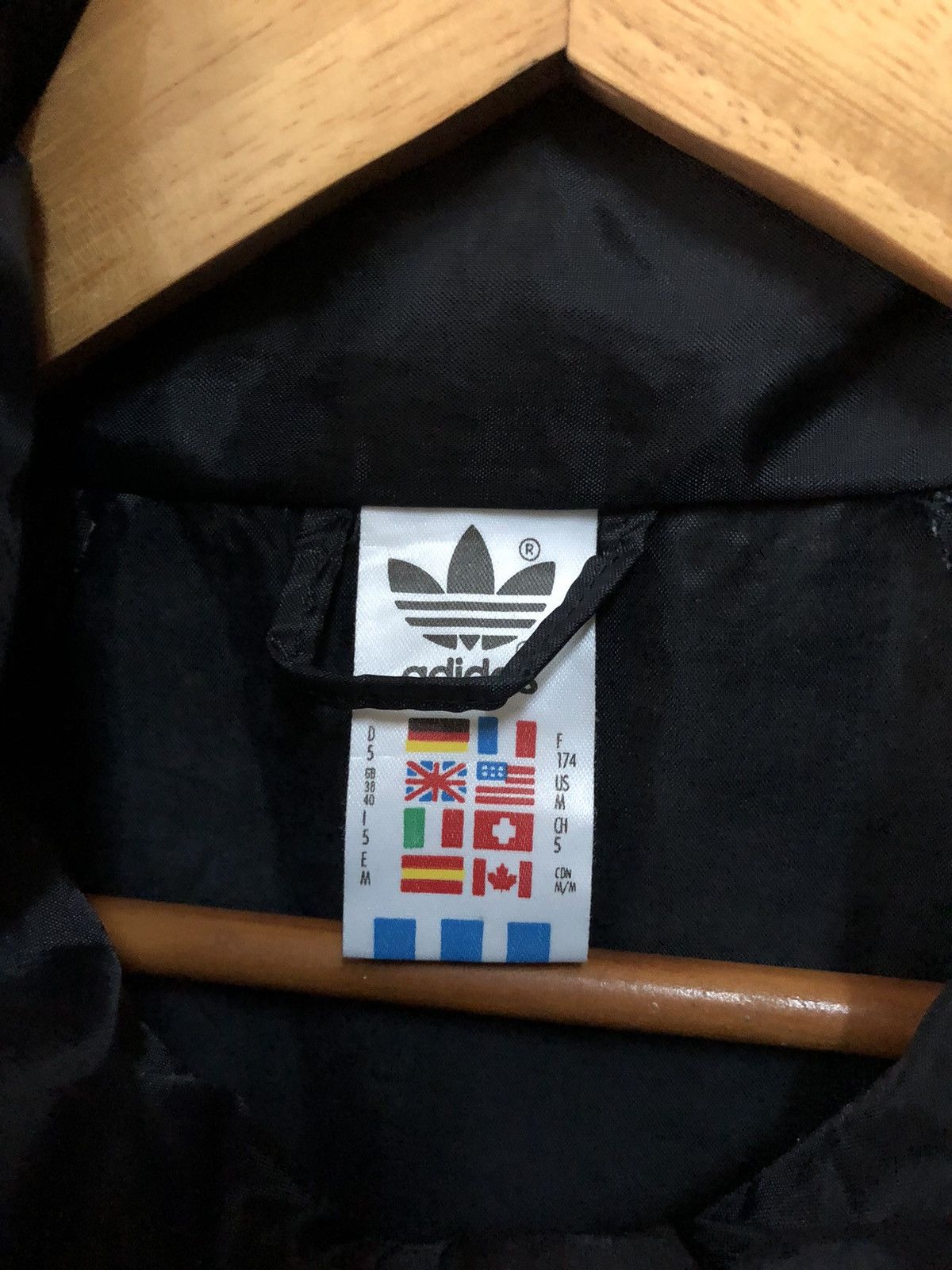 Adidas × Vintage Vintage Adidas Windbreaker Jacket Hoodie Size US L / EU 52-54 / 3 - 11 Thumbnail