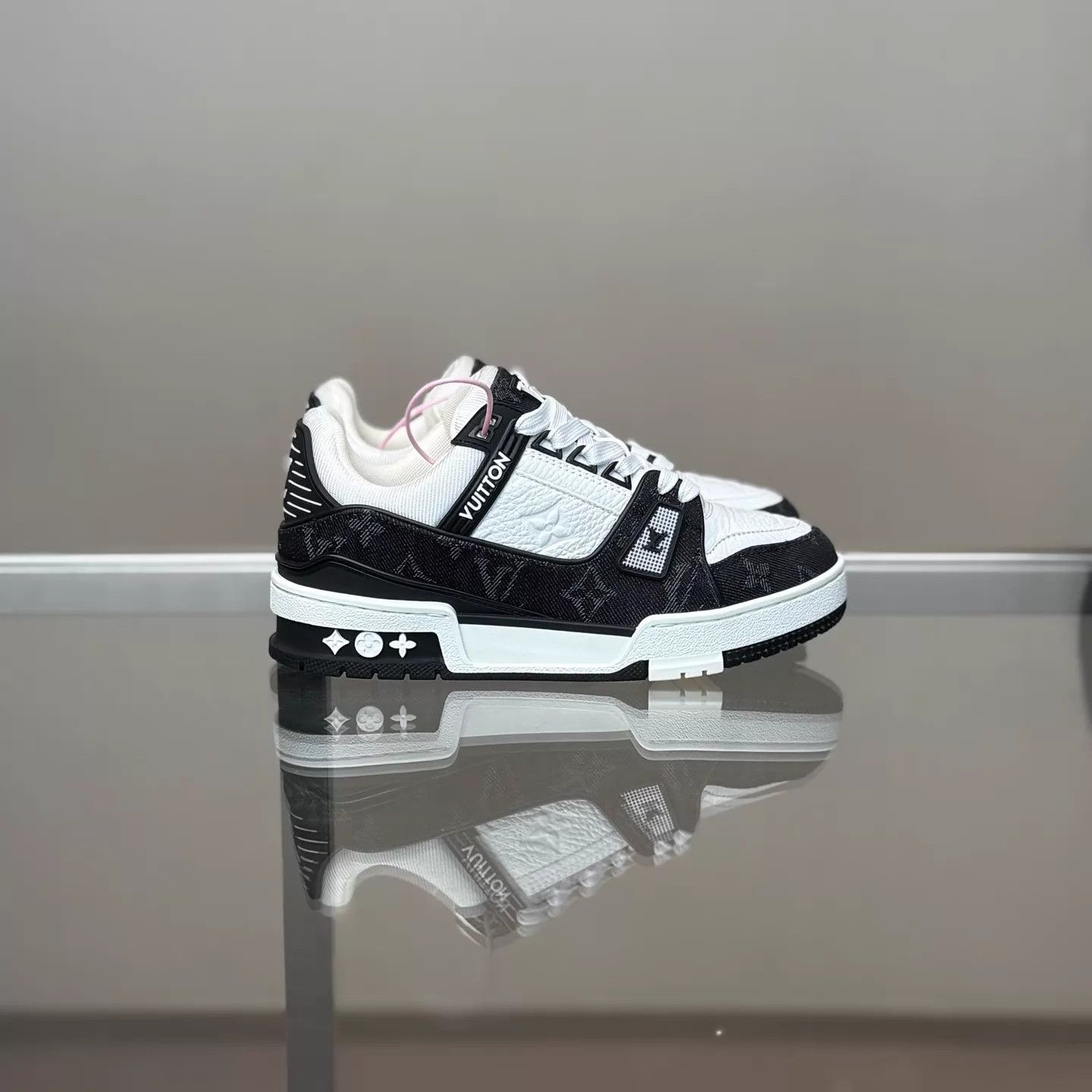 Louis Vuitton LOUIS VUITTON LV Trainer 24 Black White Denim 35.5 98 Size US 5 / IT 35 - 3 Thumbnail