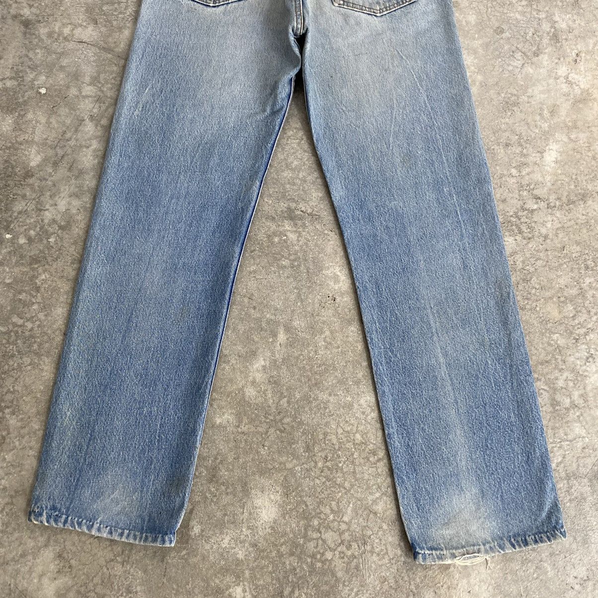 Levi's Vintage 80’s Levis 501 Faded Blue Ripped Denim Jeans Size US 31 - 16 Thumbnail