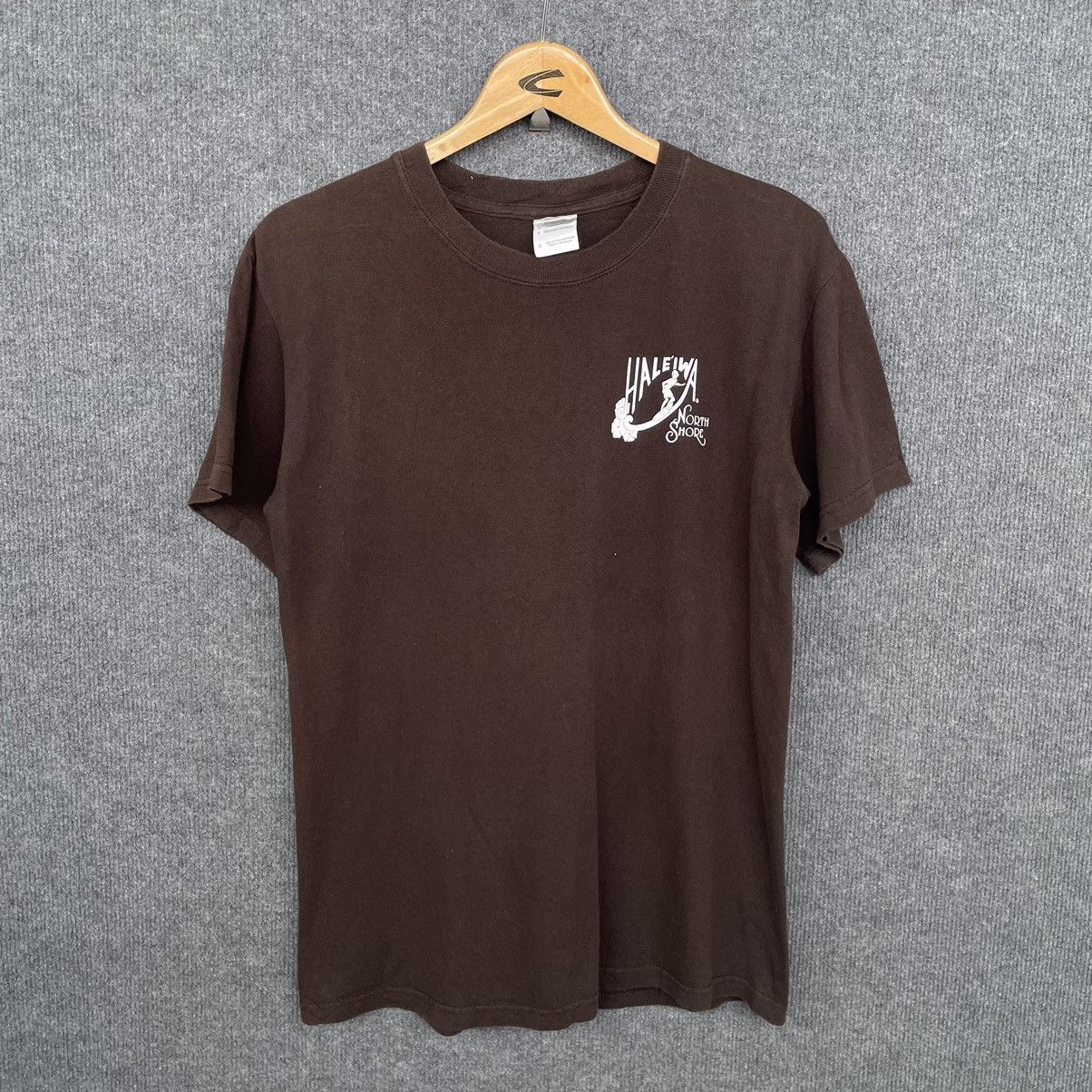Vintage Vintage Y2K Haleiwa Surf North Shore Hawaii Tee Size US S / EU 44-46 / 1 - 4 Thumbnail