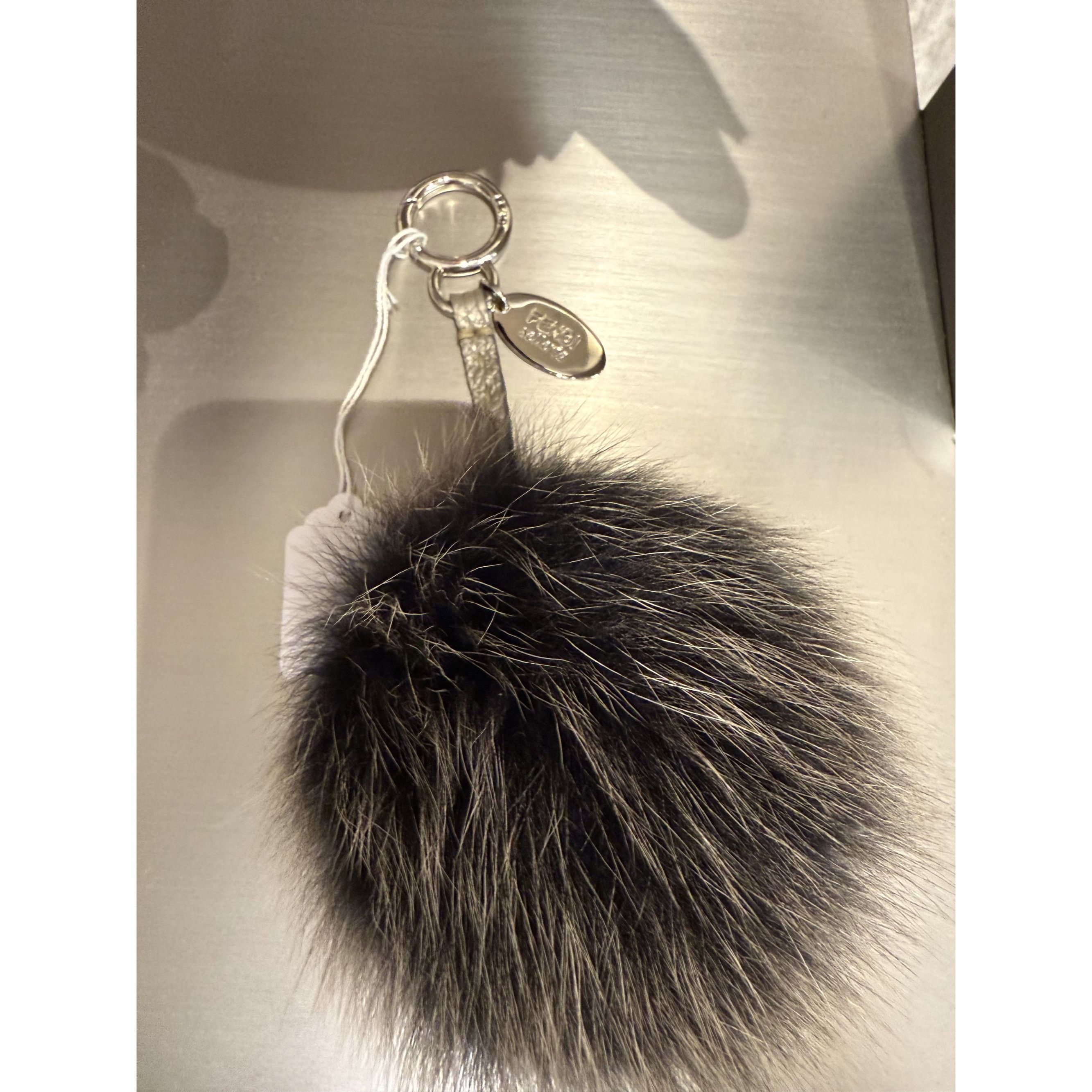 Fendi Fendi Selleria Genuine Fur Pom Pom Keychain Bag Charm Made I Size ONE SIZE - 11 Thumbnail