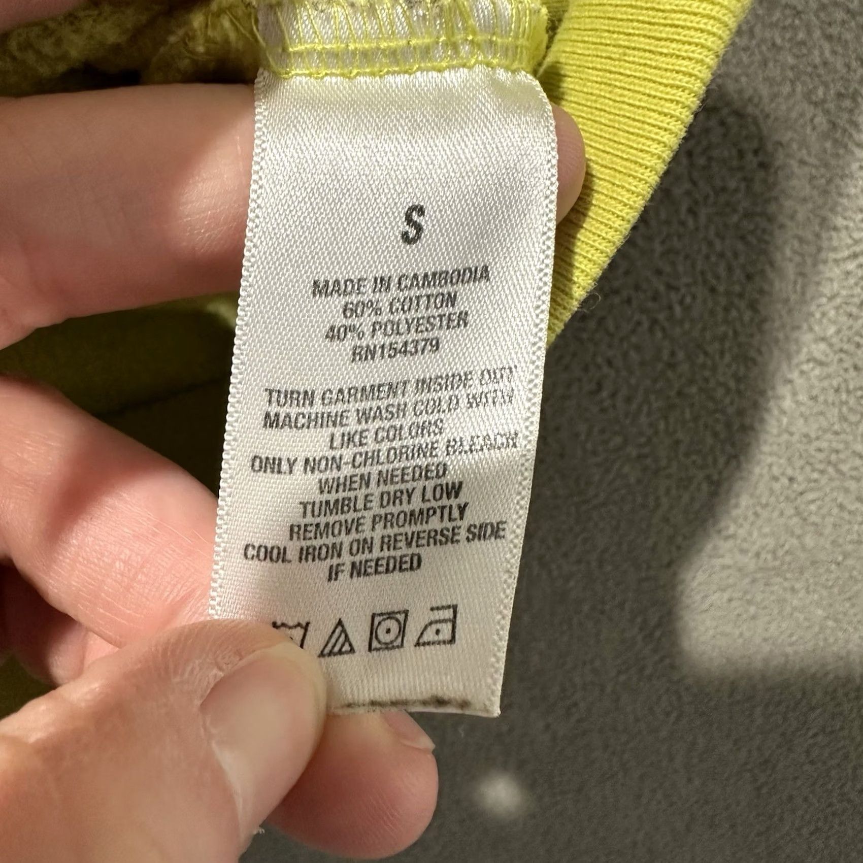 Aeropostale Aeropostale Hoodie Sweatshirt Mens Small Neon Yellow Mountain Peak Pullover GUC Size US S / EU 44-46 / 1 - 5 Thumbnail