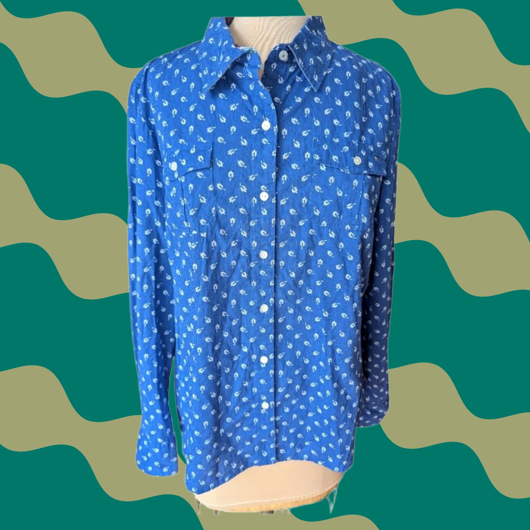 Tommy Hilfiger VINTAGE Tommy Hilfiger Button-Down Shirt Womens XL 100% Cotton Blue Contrast Cuffs EUC Size XL / US 12-14 / IT 48-50 - 1 Thumbnail