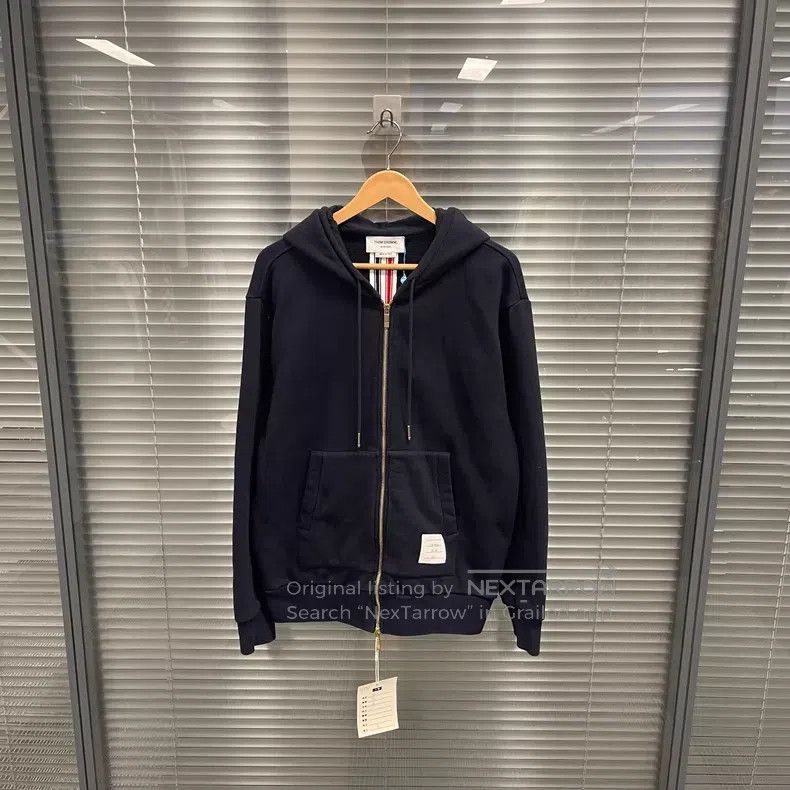 Thom Browne Thom Browne Hooded Sweatshirt Classic Red and White Stripe Size US L / EU 52-54 / 3 - 1 Thumbnail