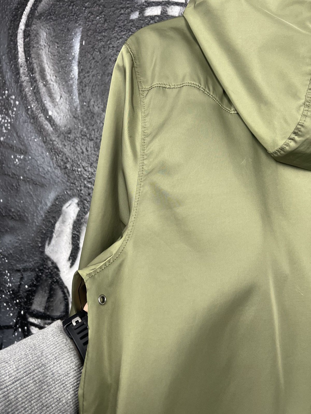 Levi's Levi’s Olive Full Zip Hooded Light Jacket Men’s Size Medium Size US M / EU 48-50 / 2 - 19 Thumbnail