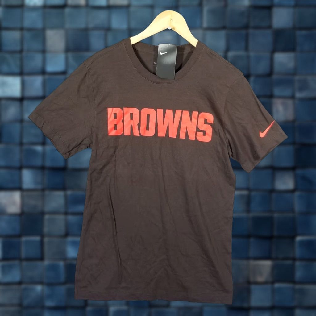 Nike VINTAGE Nike Cleveland Browns Football Staff Sideline Legend T-Shirt Men's Small Brown NFL Graphics 2020s Mens Size US S / EU 44-46 / 1 - 1 Thumbnail