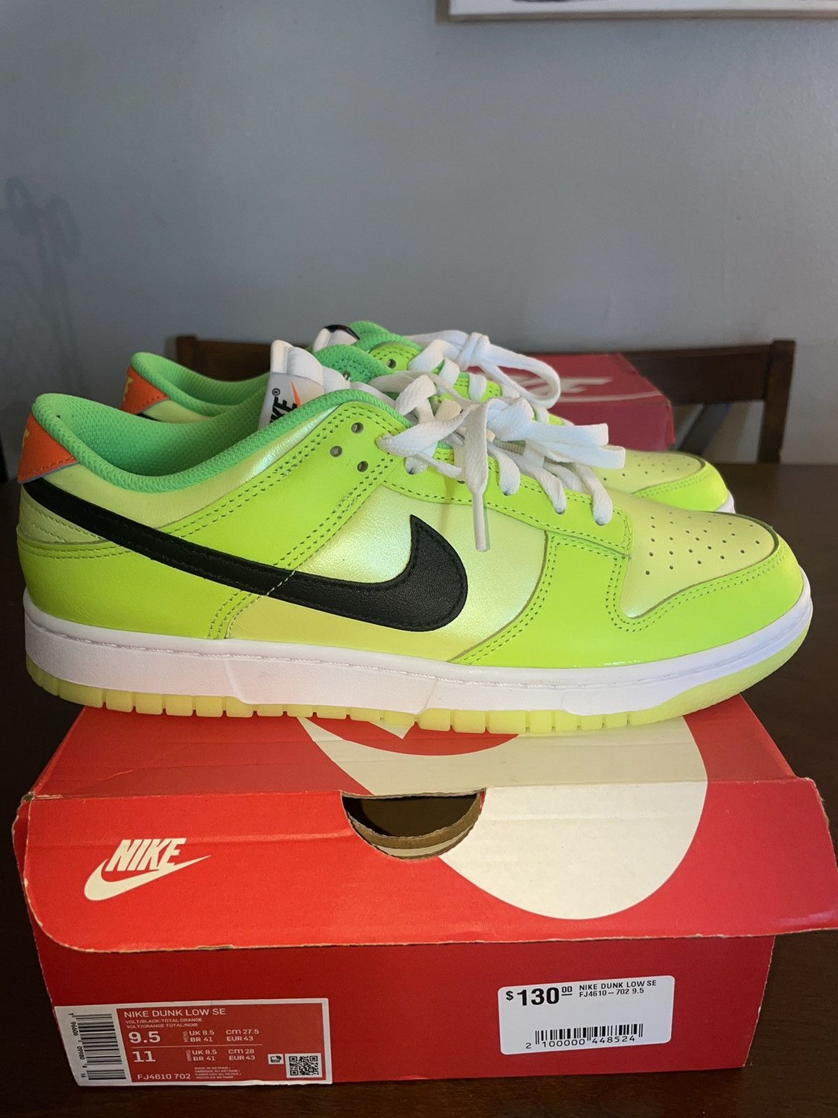 Nike Nike Dunk Low SE Size US 9.5 / EU 42-43 - 2 Thumbnail