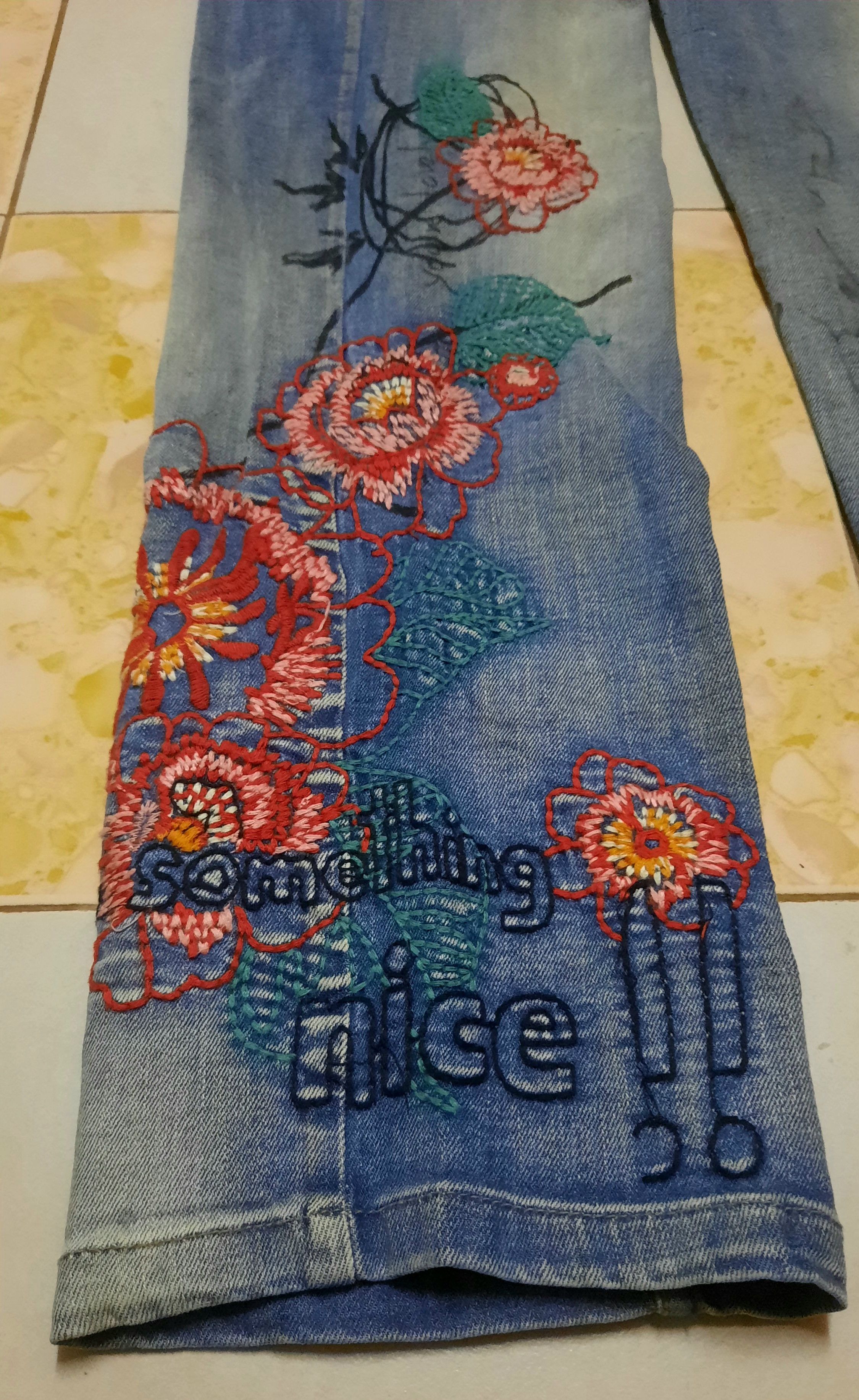 Desigual Desigual embroidery pattern jeans Size 36" / US 14 / IT 50 - 3 Thumbnail