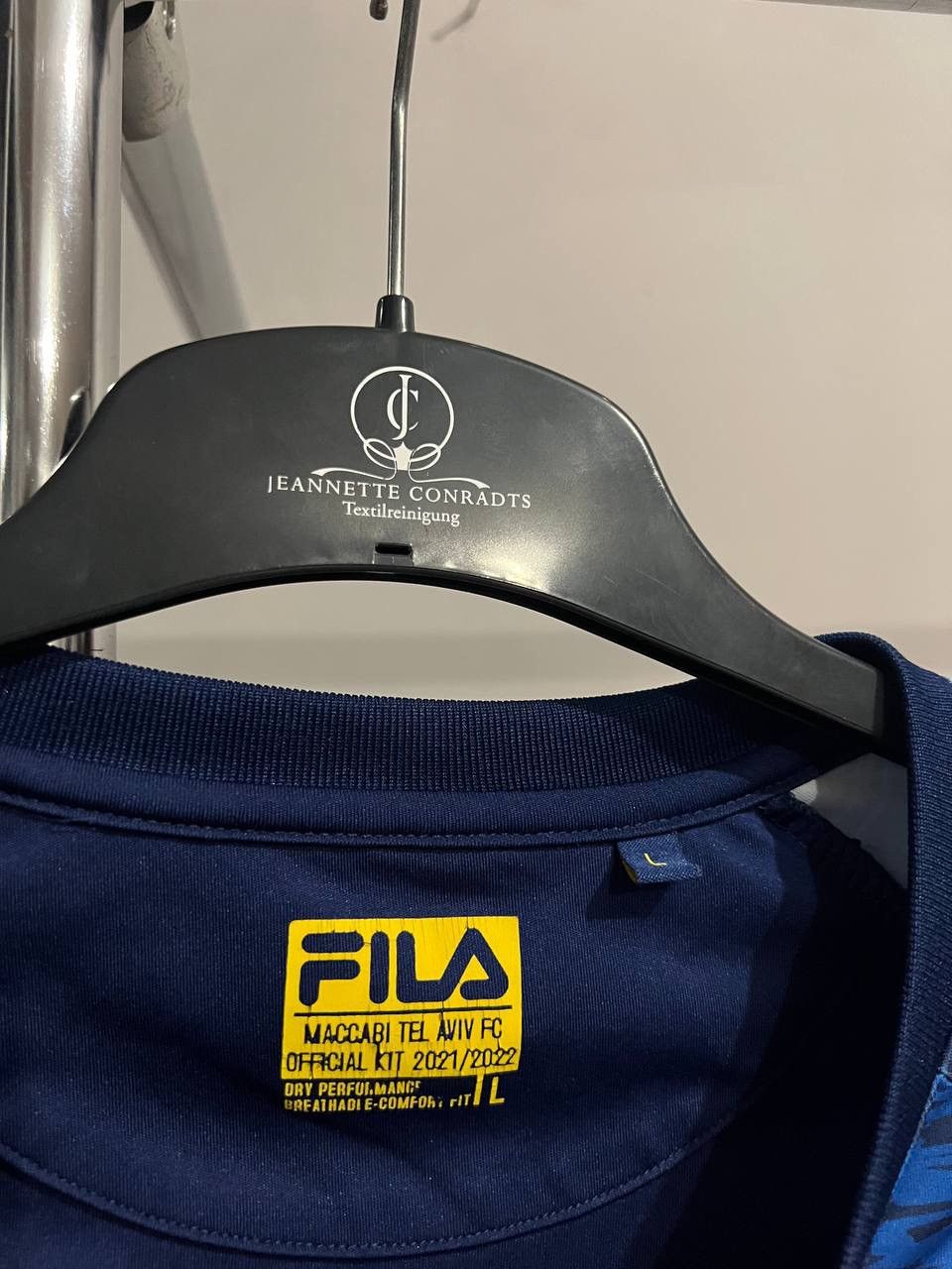 Fila 2021/22 MACCABI TEL AVIV HOME SOCCER JERSEY FOOTBALL SHIRT L Size US L / EU 52-54 / 3 - 8 Thumbnail