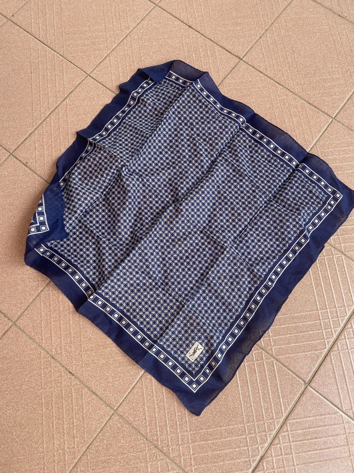 Yves Saint Laurent Scarves Size ONE SIZE - 1 Thumbnail