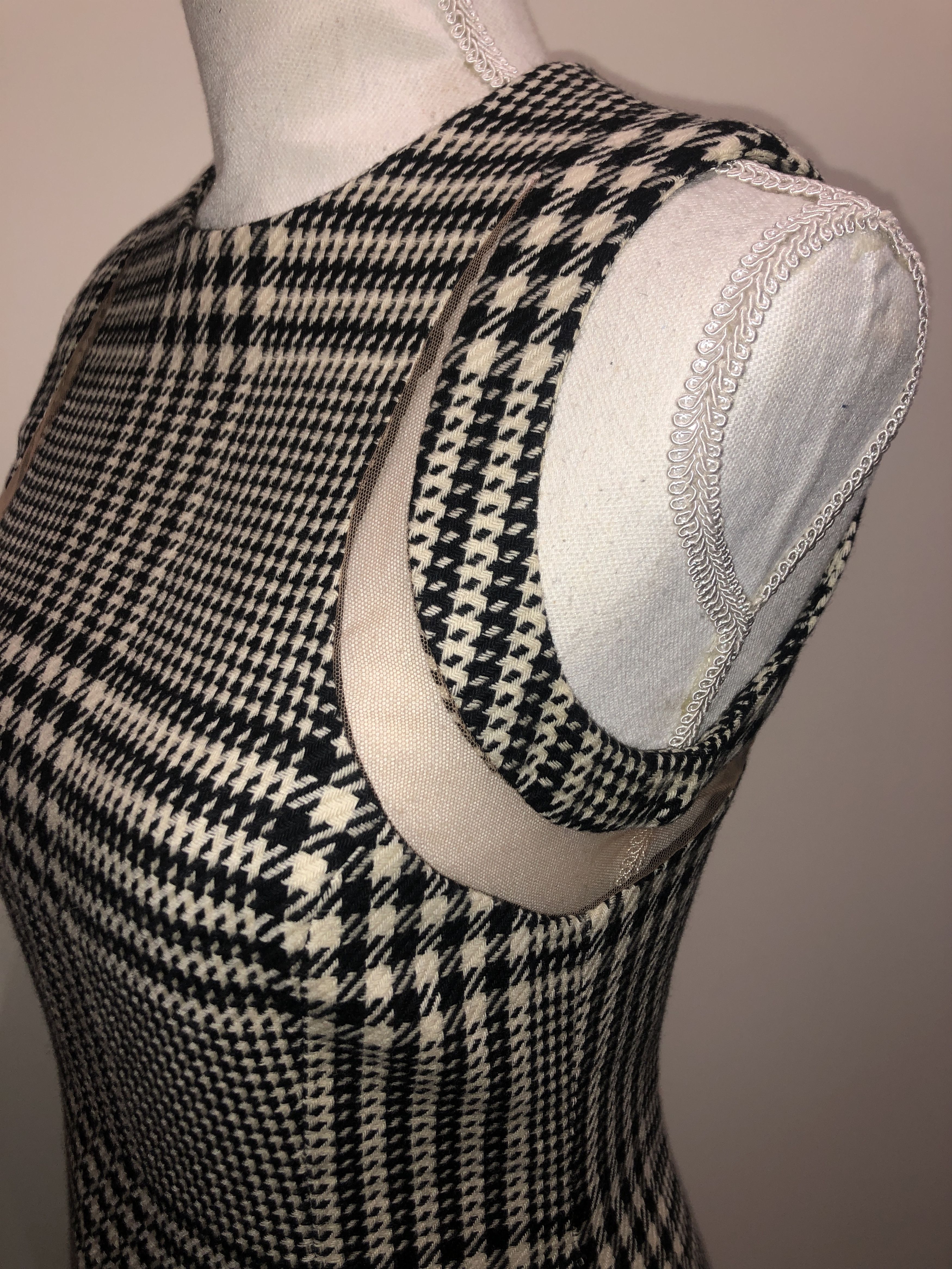 Versace Embellished Prince of Wales Wool Dress Size S / US 4 / IT 40 - 8 Thumbnail