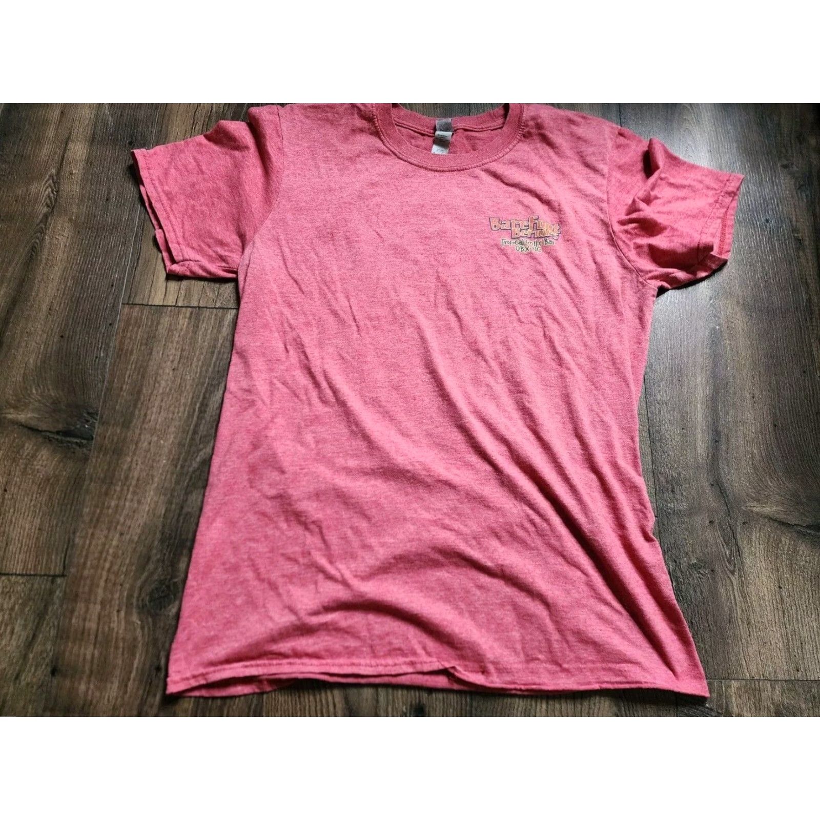 Gildan Mens M Barefoot Bernies Tropical Grill and Outer Banks NC Funny T Shirt Distress Size US M / EU 48-50 / 2 - 4 Thumbnail