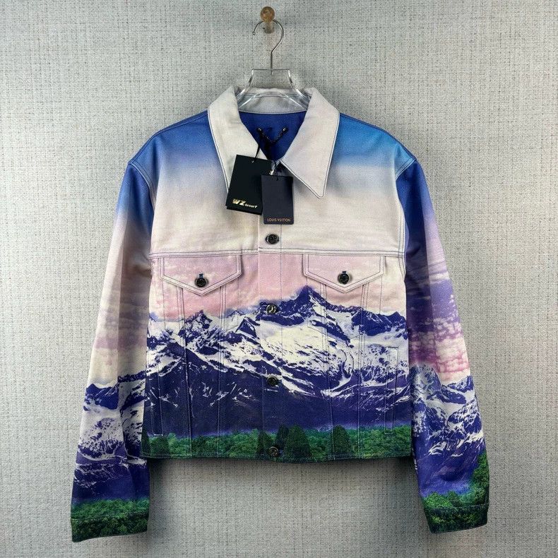 Louis Vuitton Louis Vuitton SS22 Landscape Print Single Breasted Long Sl Size US L / EU 52-54 / 3 - 1 Thumbnail