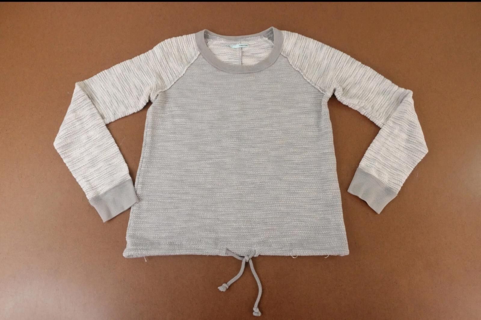 Other Maurices Women's Gray Shimmer Knit Sweater Size M / US 6-8 / IT 42-44 - 1 Thumbnail
