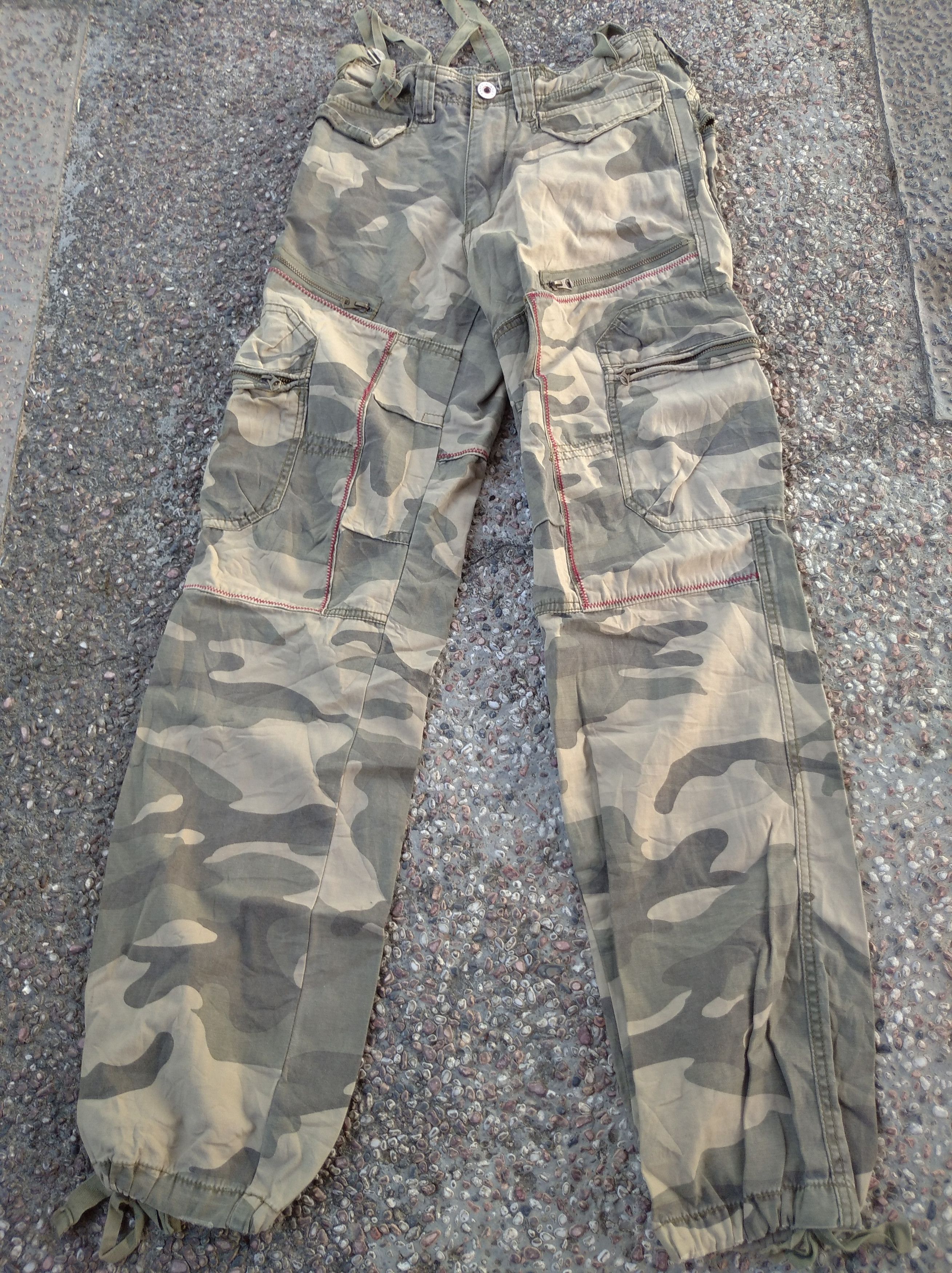 Abercrombie & Fitch Abercrombie & Fitch Paratrooper Military Camo Pants Means. Size US 29 - 1 Thumbnail