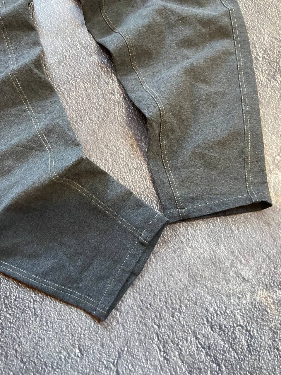 Brunello Cucinelli runello Cucinelli Grey Curved Leg Trousers Size 30" / US 8 / IT 44 - 2 Thumbnail