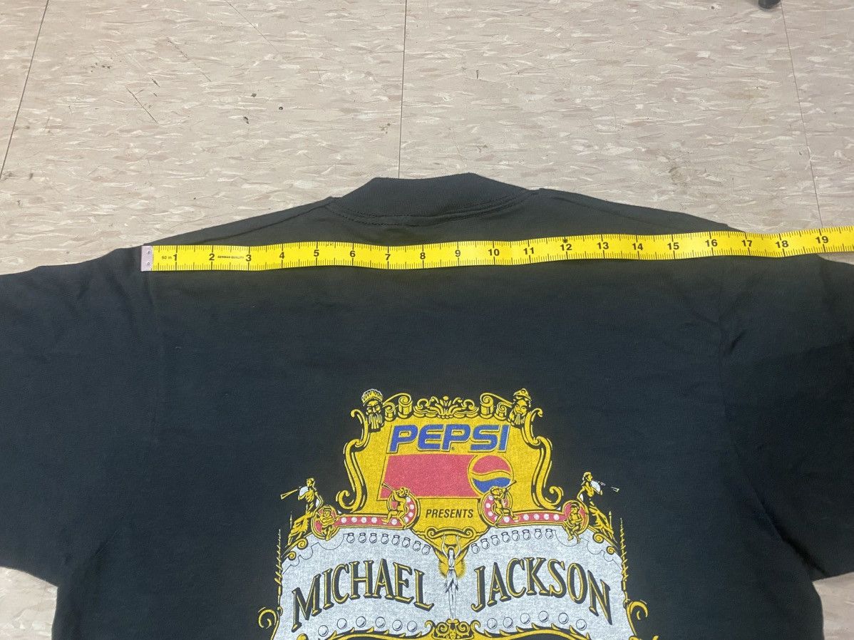 Michael Jackson × Vintage Vintage michael jackson dangerous world tour Size US M / EU 48-50 / 2 - 7 Thumbnail