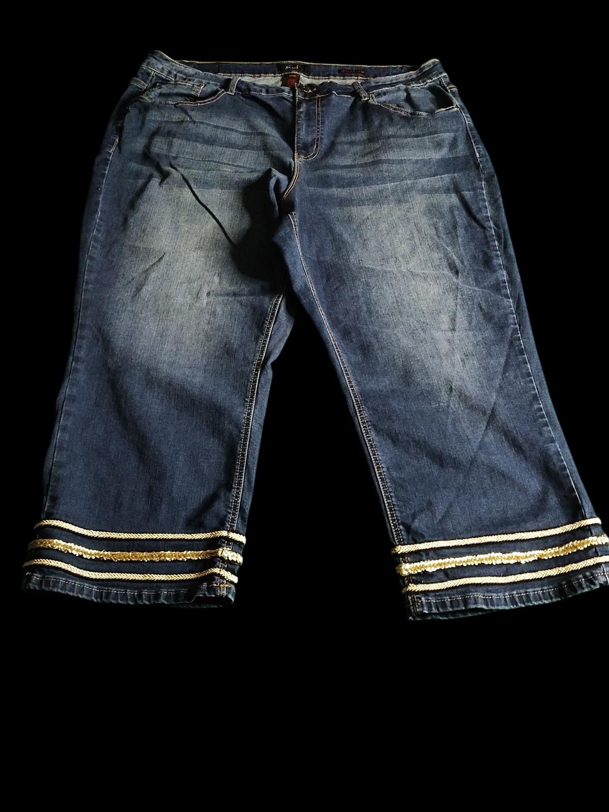 Earl Jeans Women's Capri Jeans with Decorative Trim Size 24" / US 00 / IT 34 - 3 Thumbnail