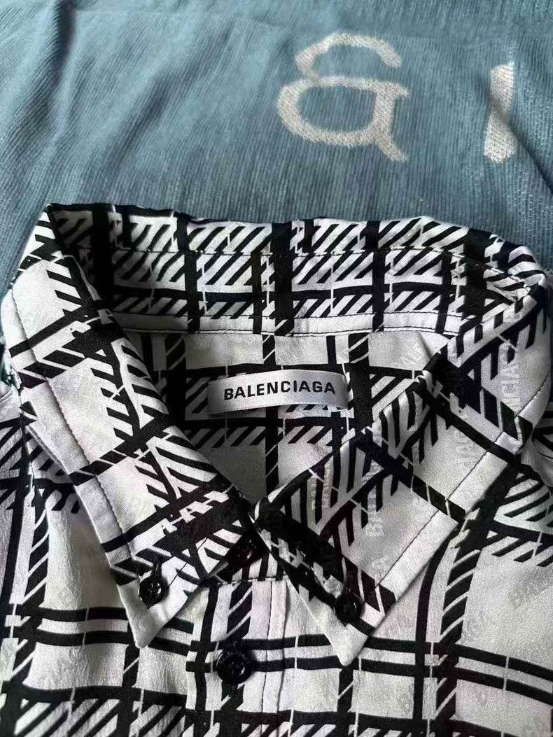 Balenciaga Balenciaga size 34 Silk dark full print shirt Size US L / EU 52-54 / 3 - 3 Thumbnail