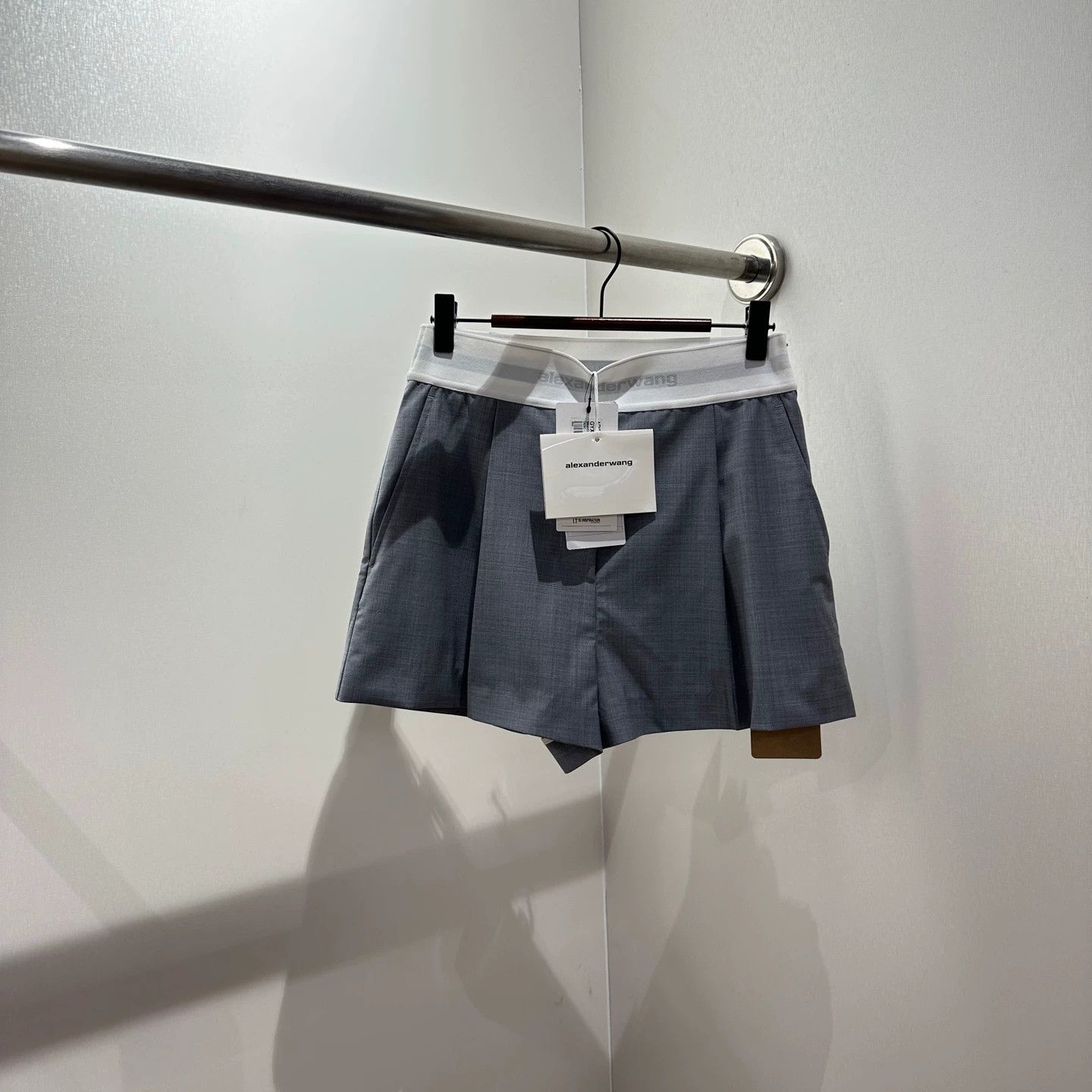 Alexander Wang Alexanderwang may665 slogan letter wool shorts Size 26" / US 2 / IT 38 - 1 Thumbnail