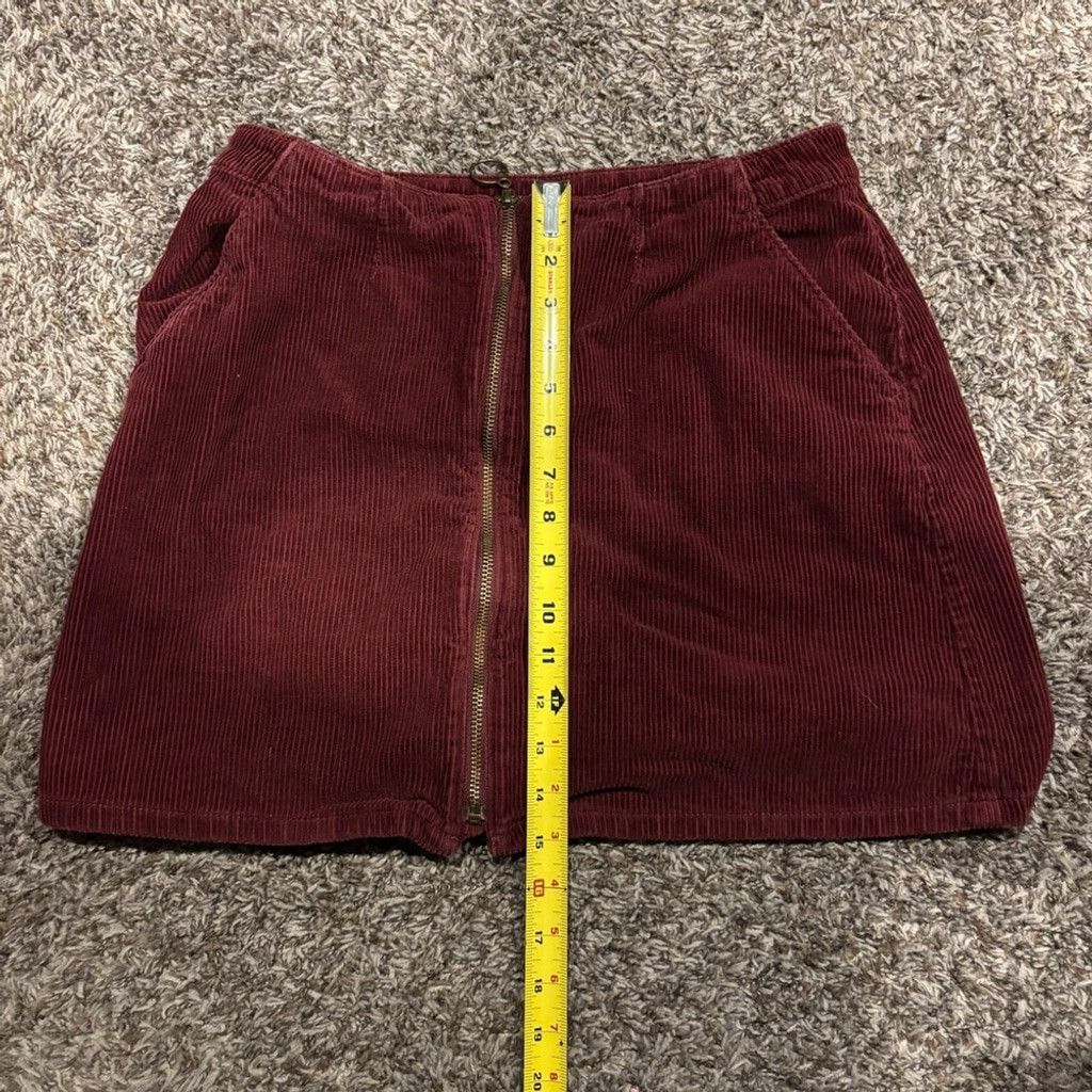 Arizona Jean Co. Arizona Burgundy Corduroy Mini Skirt Size 34" / US 12 / IT 48 - 1 Thumbnail